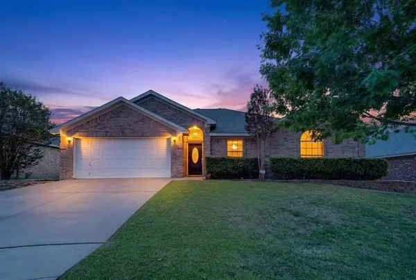 628 Dover Heights Trail, Mansfield, TX 76063