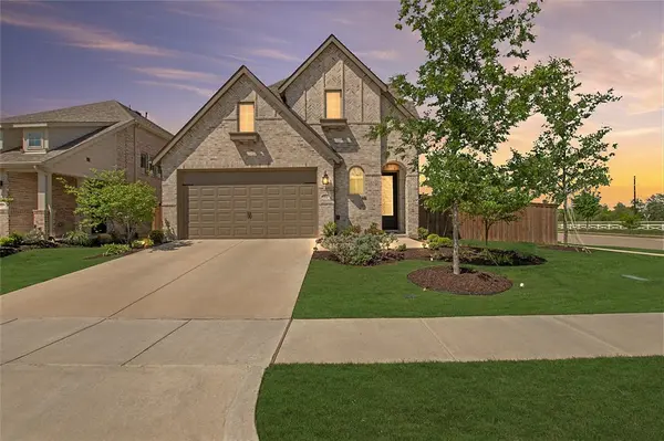 2021 Jumper Fields Drive, Aubrey, TX 76227