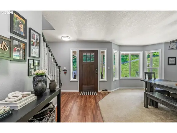 208 SALMONBERRY LN, Longview, WA 98632