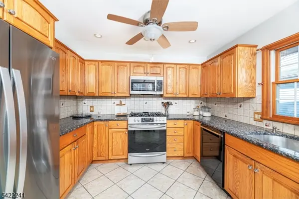 49 Meakin Ave, Rochelle Park Twp., NJ 07662