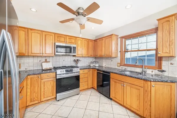 49 Meakin Ave, Rochelle Park Twp., NJ 07662