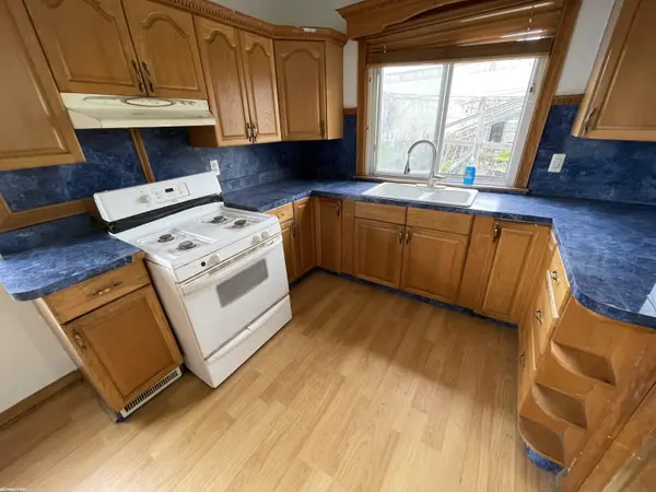 10411 Sterritt ST, Detroit, MI 48213