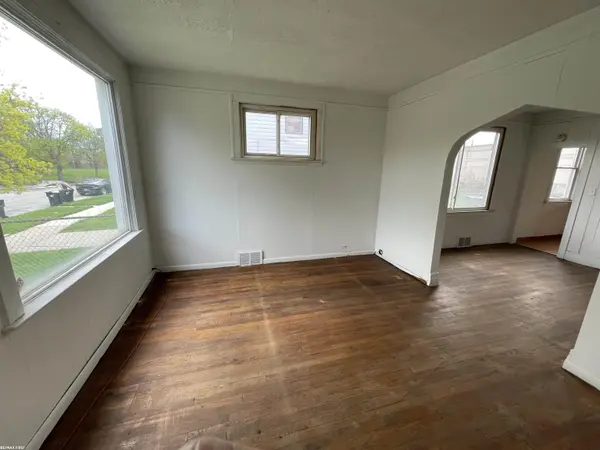 10411 Sterritt ST, Detroit, MI 48213