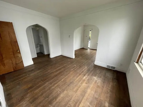 10411 Sterritt ST, Detroit, MI 48213