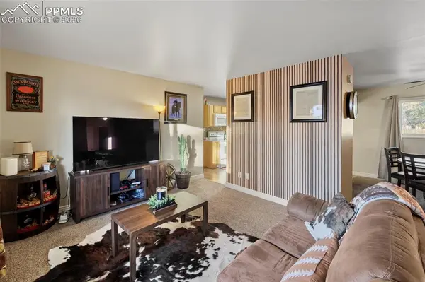 1215 Bowser DR, Colorado Springs, CO 80909