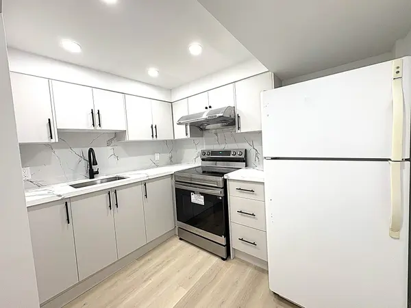 9 Truro CRES, Toronto E07, ON M1V 2H7