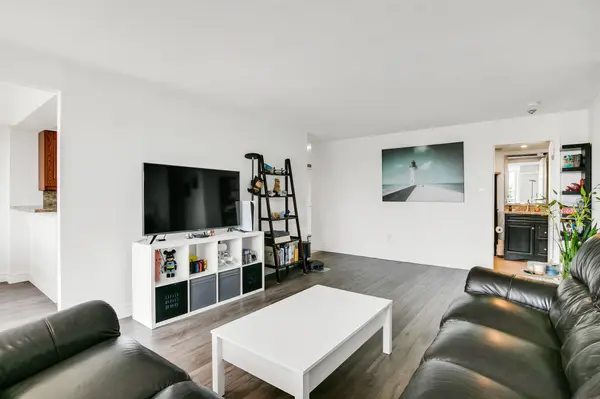 175 Cedar AVE #413, Richmond Hill, ON L4C 9V3