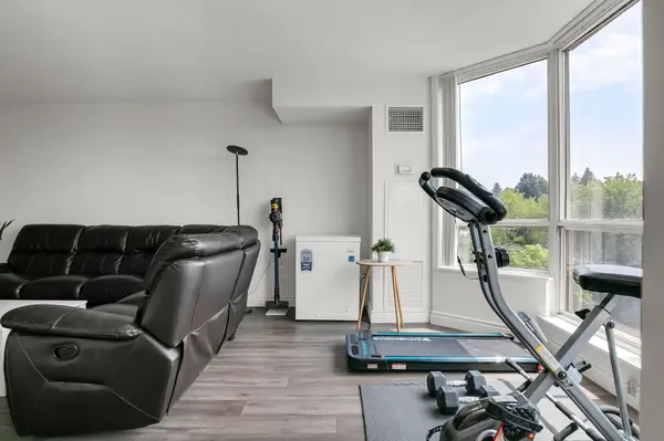 175 Cedar AVE #413, Richmond Hill, ON L4C 9V3