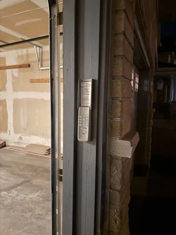 28 Desjardin DR, Markham, ON L6E 0M2