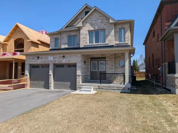 7 Wakefield BLVD, Essa, ON L3W 0L7