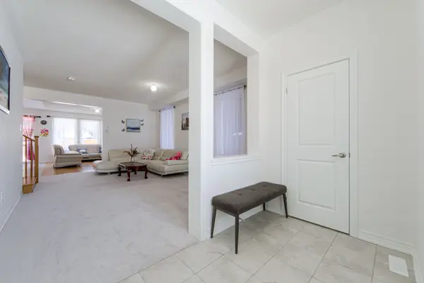 7 Wakefield BLVD, Essa, ON L3W 0L7