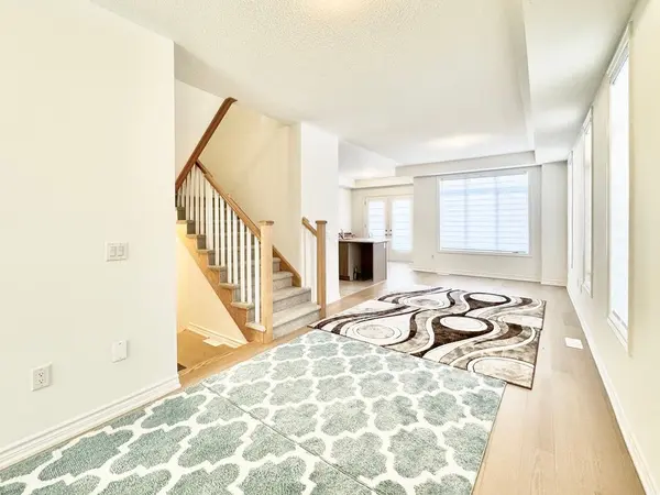 12 Daisy ST, Springwater, ON L9X 2C5