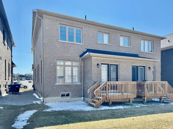 12 Daisy ST, Springwater, ON L9X 2C5