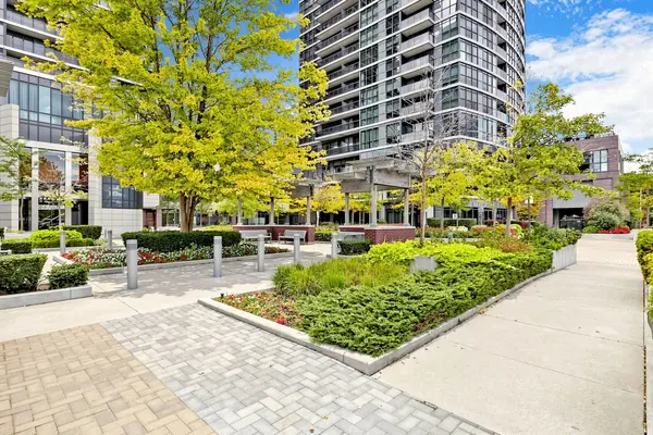 9 Valhalla Inn RD #1503, Toronto W08, ON M9B 0B1