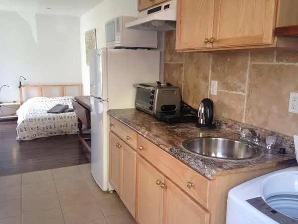 400 Nairn AVE #(Grdn), Toronto W03, ON M6E 4J3