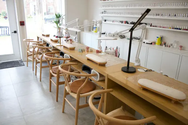 362 Plains RD E #6, Burlington, ON L7T 0A4