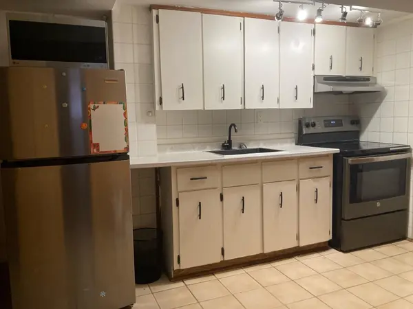 400 Nairn AVE #Lower, Toronto W03, ON M6E 4J3