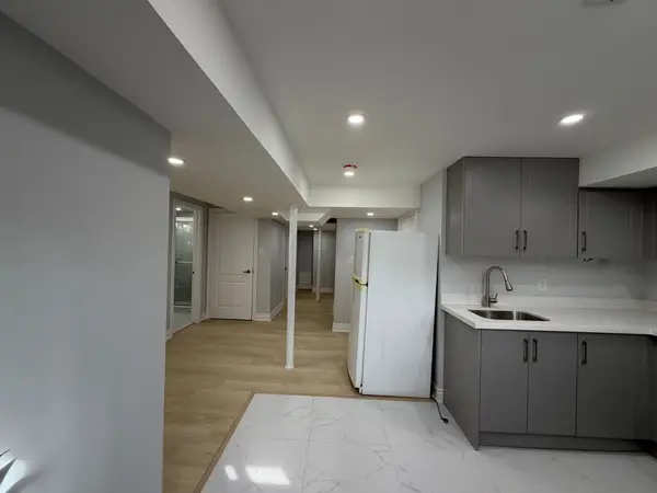 Lower - 4792 Glasshill GRV, Mississauga, ON L5M 7R5