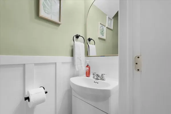 133 Frederick AVE, Hamilton, ON L8H 4L1