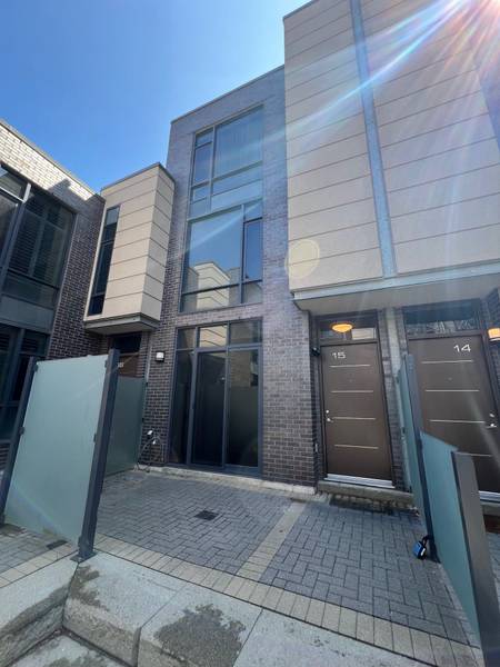 15 Valhalla Inn RD #15, Toronto W08, ON M9B 0B3