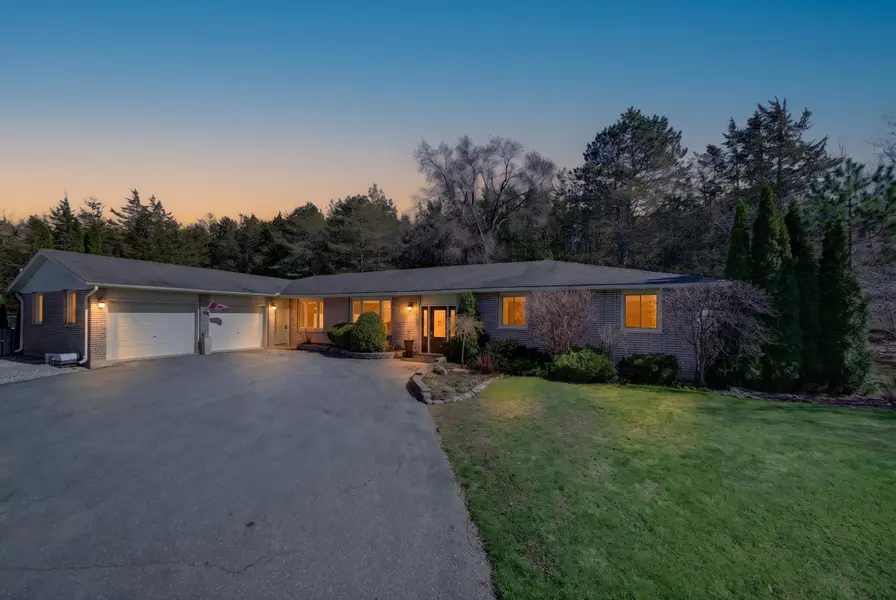 109 Old Orchard RD, Prince Edward County, ON K0K 1L0