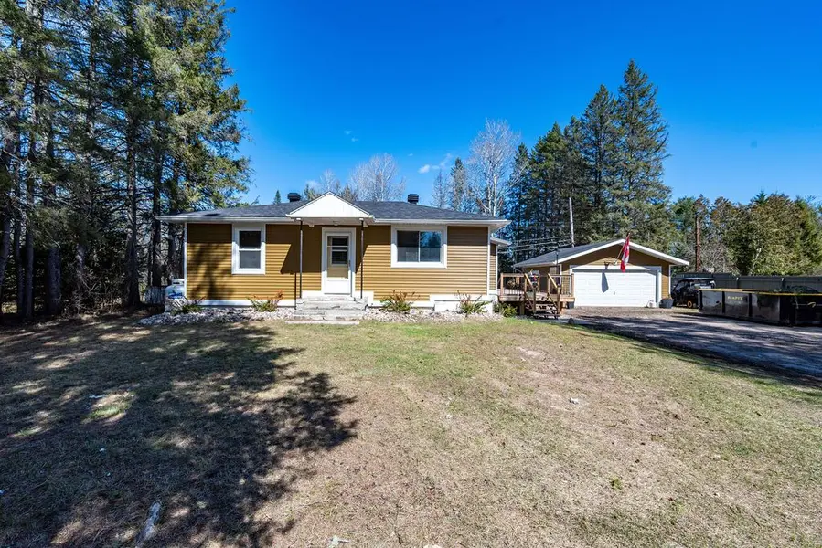 32926 Highway 17 HWY E, Deep River, ON K0J 1P0