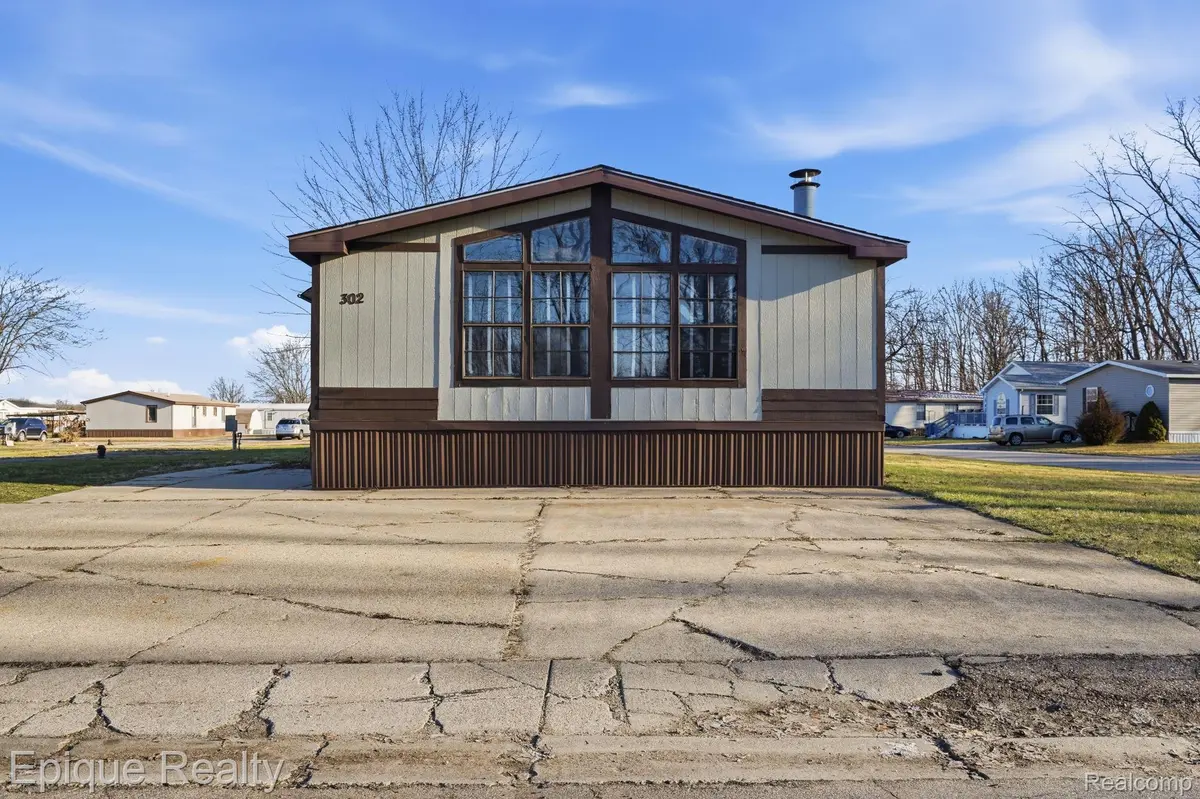 302 Rochford, Grand Blanc, MI 48507