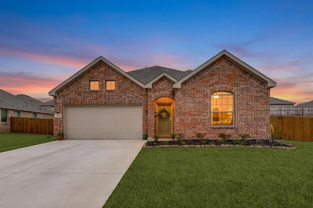 1213 Dragon Way, Azle, TX 76020