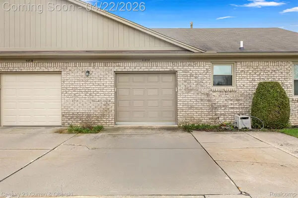 41812 King Edward CT, Clinton Charter Township, MI 48038