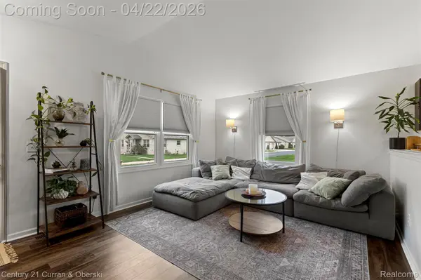 41812 King Edward CT, Clinton Charter Township, MI 48038