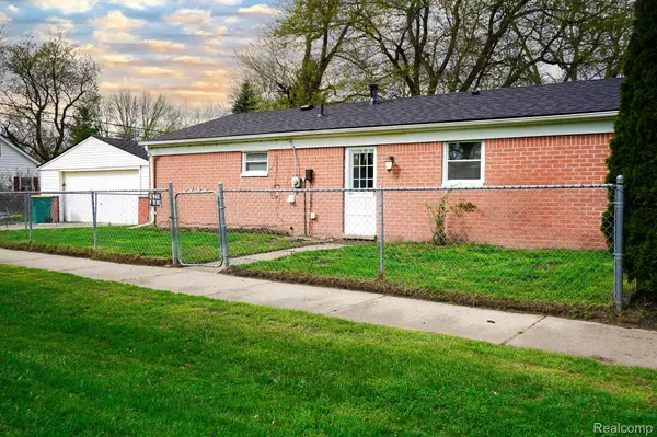 23817 Bredow AVE, Brownstown Charter Township, MI 48174