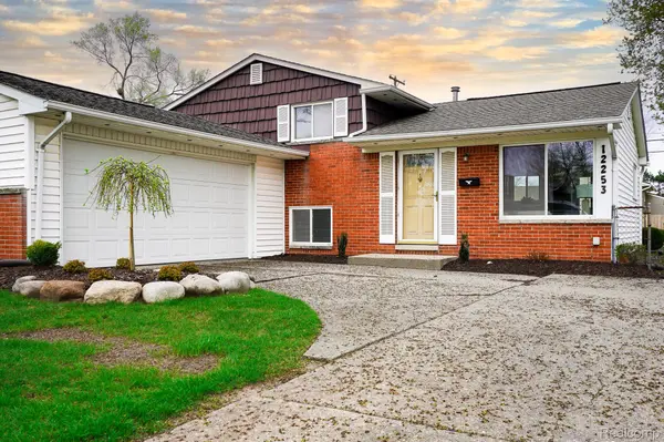12253 Wheaton DR, Sterling Heights, MI 48313