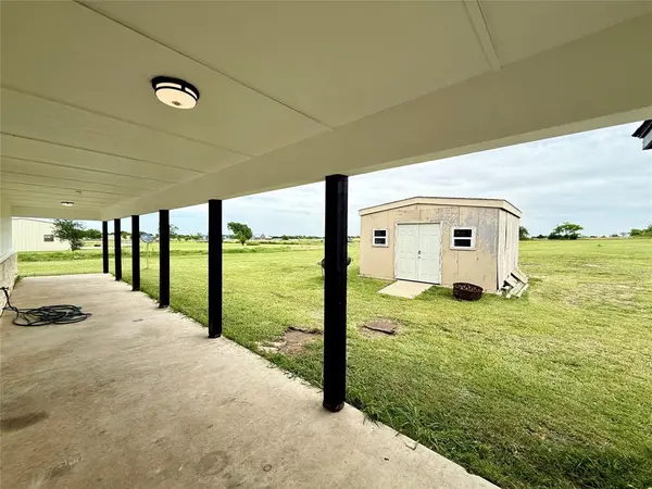 487 County Road 2622, Decatur, TX 76234