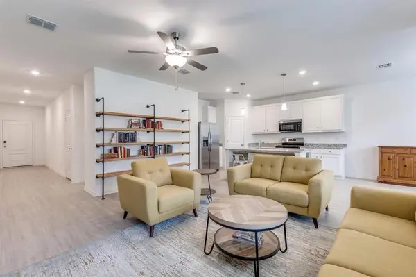 1213 Dragon Way, Azle, TX 76020