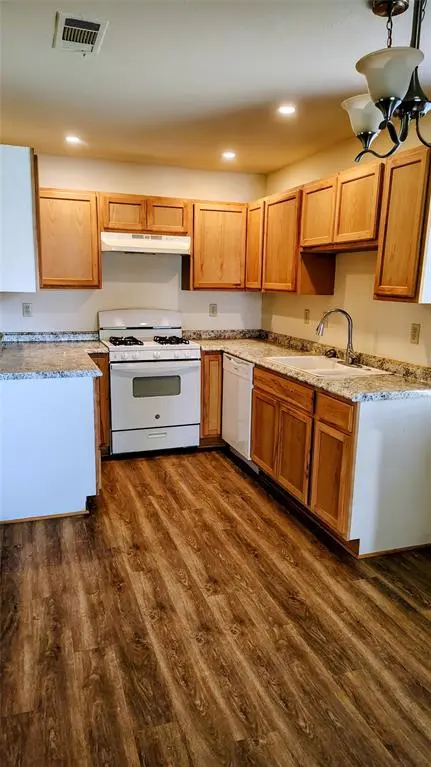 128 Campbell Street, Desoto, TX 75115