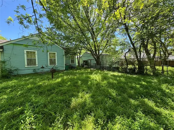 1105 Bell Drive, Greenville, TX 75401