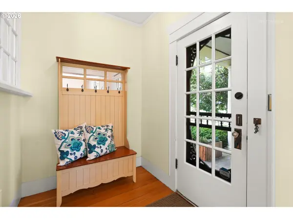 2304 17TH AVE, Forest Grove, OR 97116