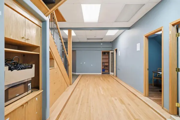 4101 19 ST NE #4, Calgary, AB T2E6X8