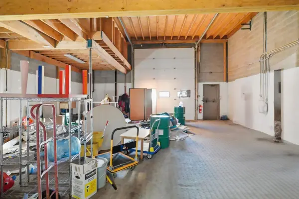 4101 19 ST NE #4, Calgary, AB T2E6X8