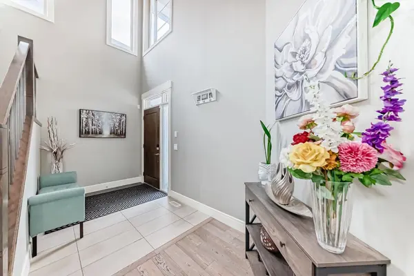 193 Kinniburgh CIR, Chestermere, AB T1X 0P8