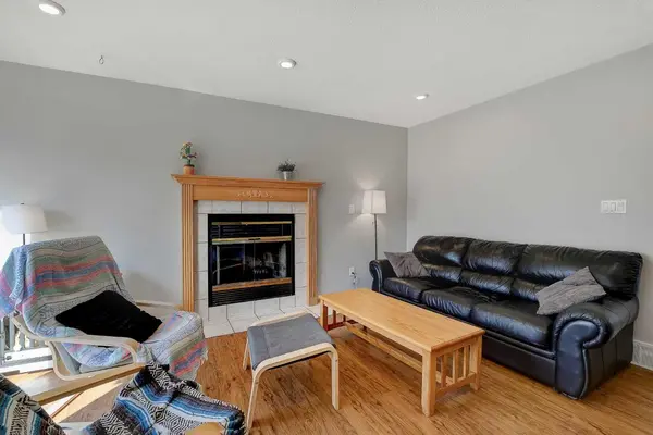 10138 115 AVE, Grande Prairie, AB T8V 7E6