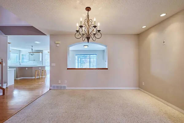 805 Panorama Hills DR NW, Calgary, AB T3k 4x4