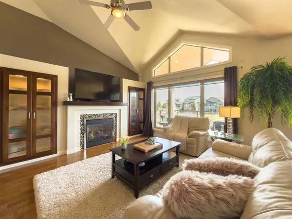 534 Canyon CV W, Lethbridge, AB T1K 2N4