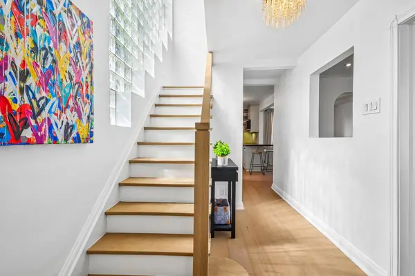 352 Winnett AVE, Toronto C03, ON M6C 3M1