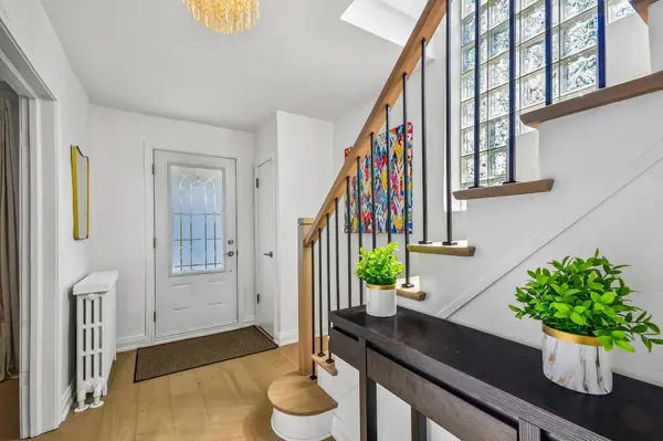 352 Winnett AVE, Toronto C03, ON M6C 3M1