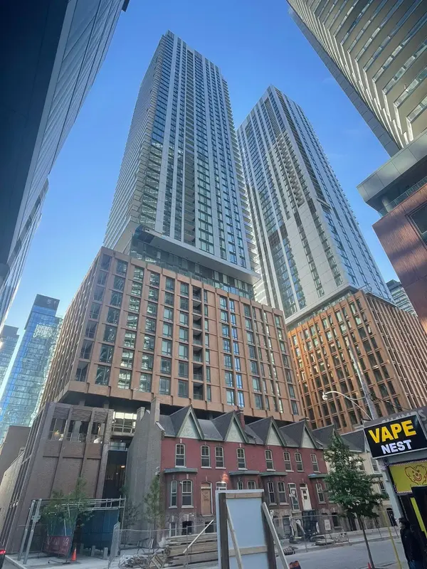 8 Widmer ST #1905, Toronto C01, ON M5V 0W6