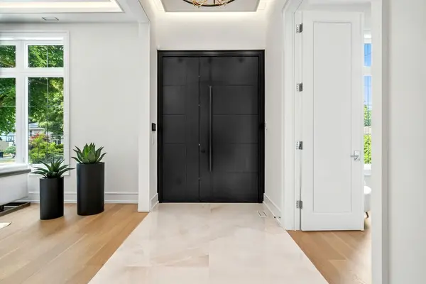 215 Northwood DR, Toronto C14, ON M2M 2K5