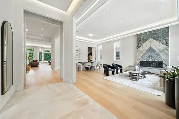 215 Northwood DR, Toronto C14, ON M2M 2K5