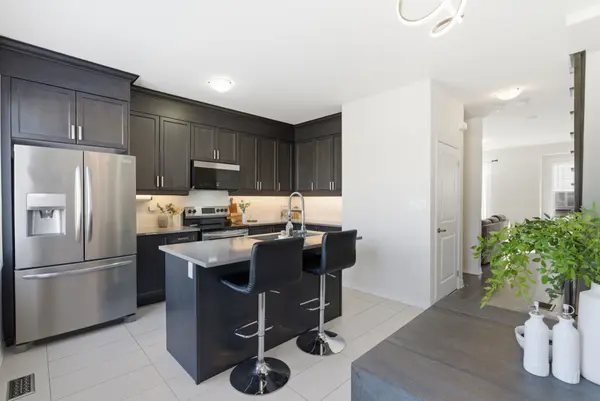 818 Atwater PATH, Oshawa, ON L1J 0E8