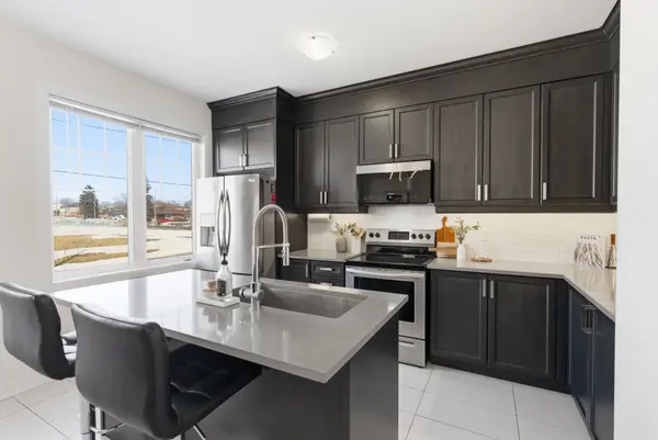 818 Atwater PATH, Oshawa, ON L1J 0E8